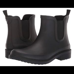 Madewell the Chelsea black rubber rain boots